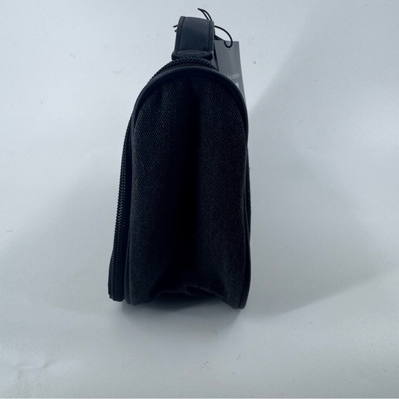 NWT John Varvatos Gray Toiletry Bag Sleek Design - Picture 6 of 11